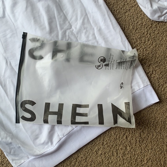 White thin hoodie/ never worn - Picture 5 of 5